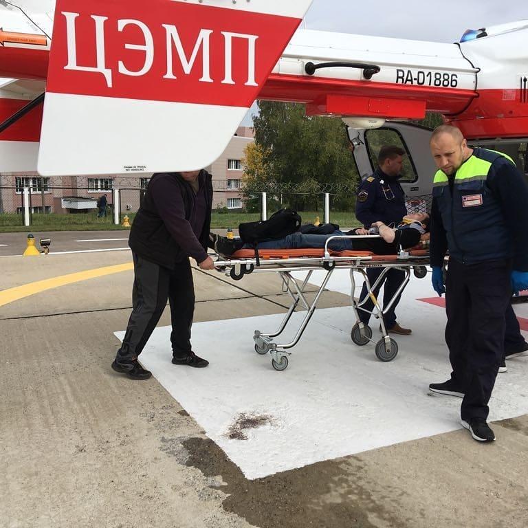 Пострадавшего в ДТП в Остафьеве доставили в больницу на вертолете
