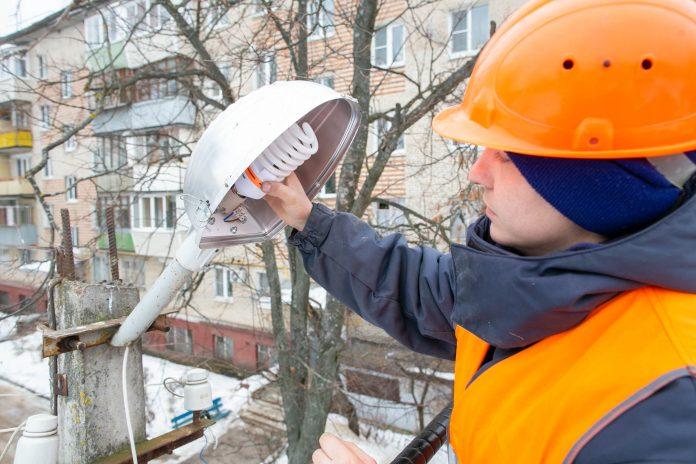 За светильники на улицах отвечает Подольский комбинат благоустройства