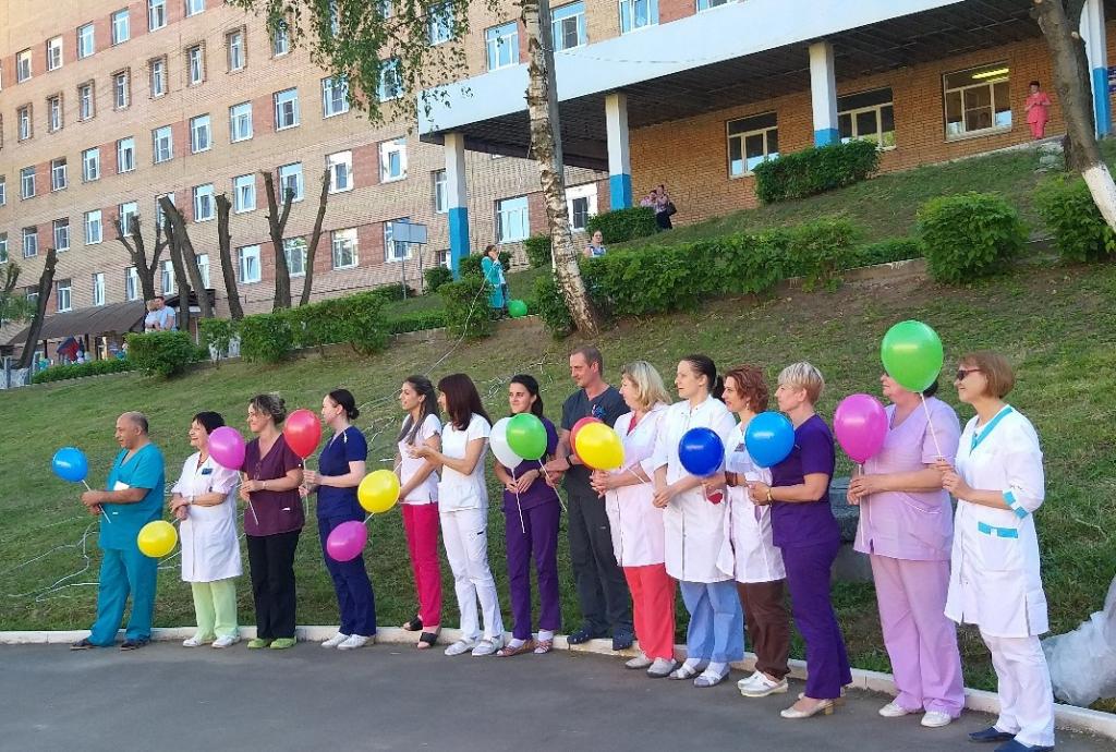 Бывшие пациентки Подольского роддома поблагодарили сотрудников медучреждения