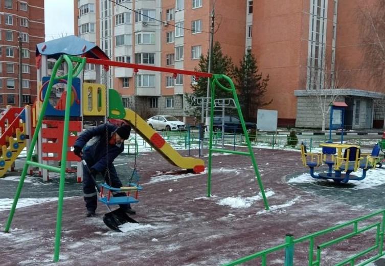 В Подольске продолжается ликвидация последствий снегопада
