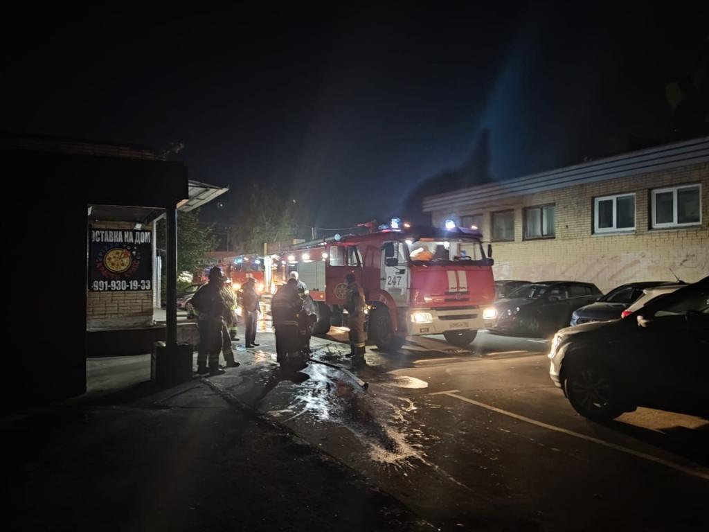 Пожарные спасли женщину из огня