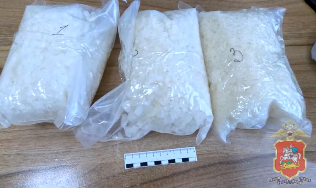 В Подольске полицейские задержали жителя Ленинградской области, подозреваемого в попытке сбыта 3 килограммов наркотиков