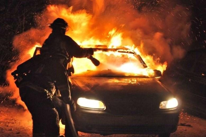 При возгорание машины погиб человек